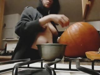 M@nyV1ds - Stevie Layne - Hidden Spy Cam Topless Pumpkin Cleaning-7