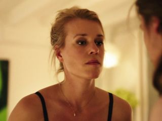 Emmeli Stjarnfeldt - Surrogate s01e05-06 (2017) HD 1080p!!!-3