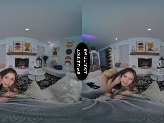 UP CLOSE VR  Supreme Hottie Scarlett Alexis Can Cum On Command POV-2