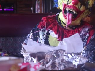 GIbbyTheClown - Whore sucks clown dick in restaurant - Public Blowjob-1