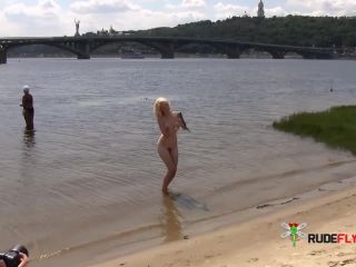 Nude Beach - Finally the Pussy  Shot-1