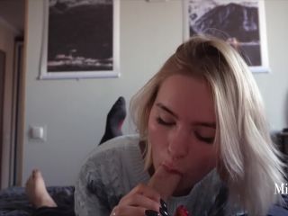 Babe Gives Slobbering Deepthroat Blowjob And Takes On Belly  Miradavid 1080p-1