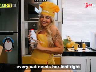 [GetFreeDays.com] Hot Lesbians In Aprons And Panties Cooking Just For You Porn Video May 2023-1