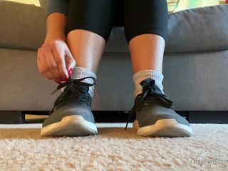 Sexyfeet47 Sexyfeet - whos ready to sniff and lick my sweaty feet dont forget to tribute 19-11-2020-1