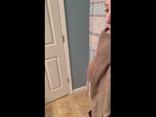 ErikaSwingz - Getting Ready for Work Is a Process - Shower-5