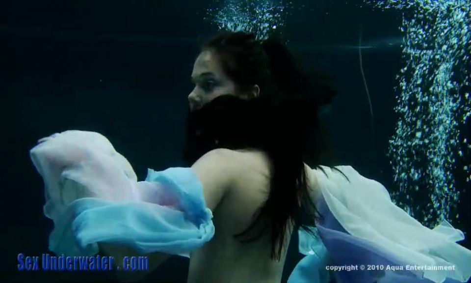 [SiteRip] SexUnderwater COLBY McADAMS - Princess