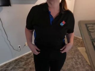 I Bribed The Domino'S Delivery Girl To Suck My Cock-1