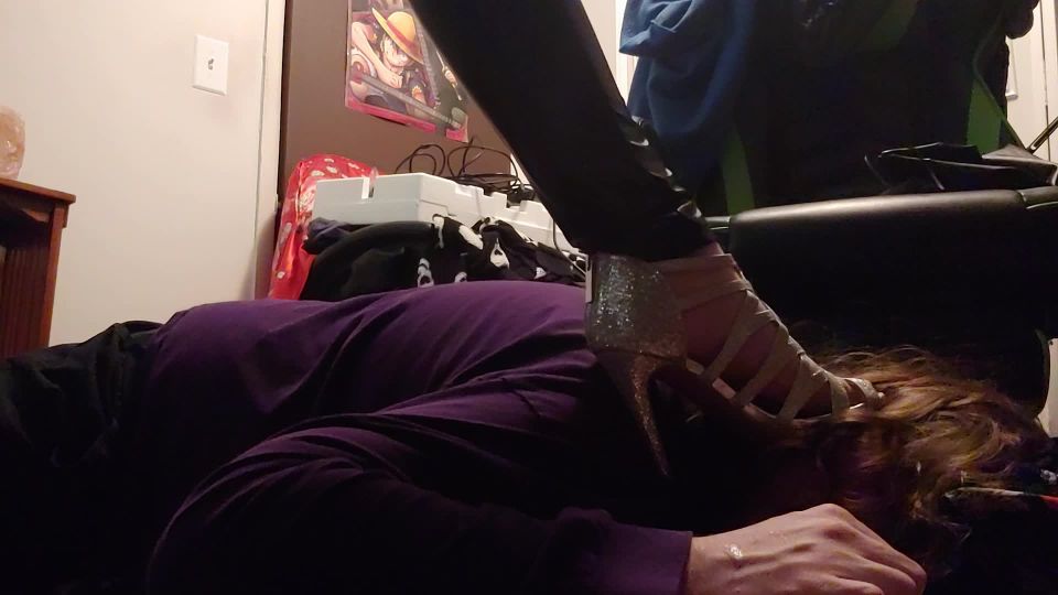 free adult video 37 dutch femdom PoisonousXGoddess – Heel Sucking Foot Worship Domniation, foot on fetish porn