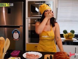 [GetFreeDays.com] Clara Wellen, Famous Brazilian Influencer, Was Caught Opening The Door Naked For A Motorcycle Courier Adult Stream December 2022-2