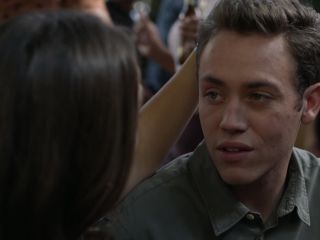 Biz Betzing, etc - Shameless s11e02 (2020) HD 1080p - (Celebrity porn)-3