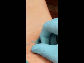 Nikki Eliot () Nikkieliot - fuckkkk currently waxing myself who wants to see my full waxing clip 27-04-2020-4