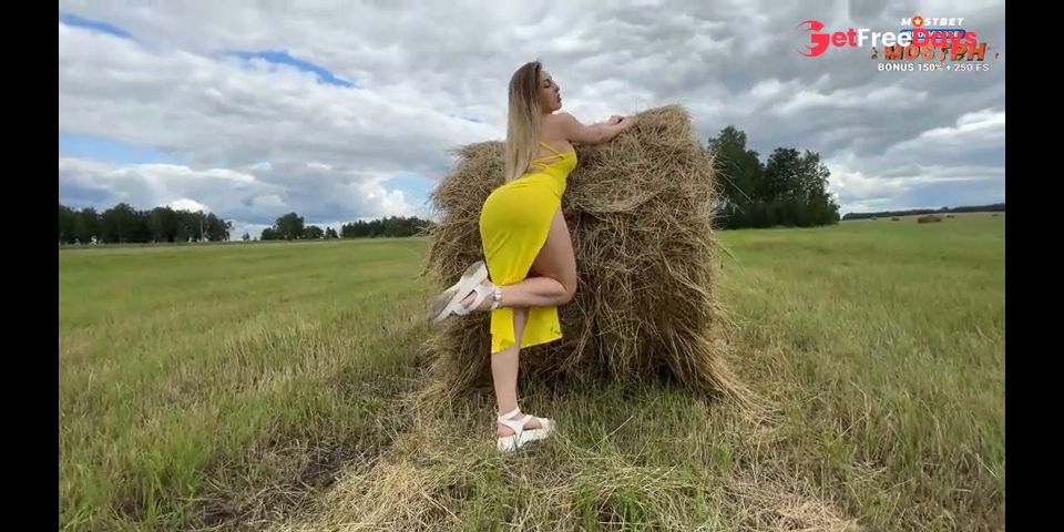 [GetFreeDays.com] Beautiful bitch in a yellow dress began to suck dick and fuck in the hayloft Sex Stream January 2023