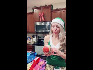 ErikaSwingz - Wrapping Christmas Presents LIVE - Christmas-0