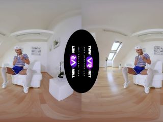 TmwVRnet  Cute Sailor Cosplayer Shows Her Skills In VR Solo-0