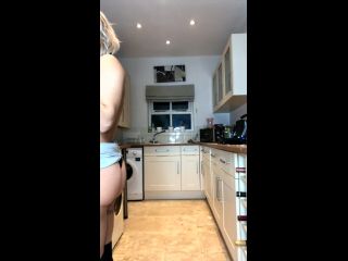 [2020-01-22] LouLou Petite – Live Show in the Kitchen!-1