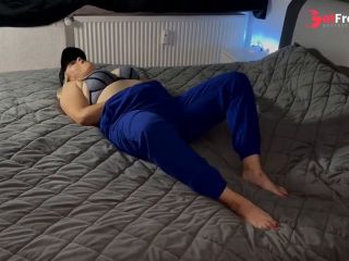 [GetFreeDays.com] Masturbieren auf dem Bett im BH. Multiple Orgasmen Vorspiel vor dem unglaublichen Sex mit Clyde Sex Video June 2023-5