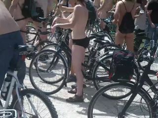 The_Bristol_2015_Naked_Bike_Ride-5