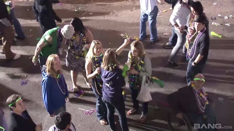 Martha Flashes Her Tits During Mardi Gras Festivities BBW!