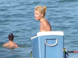 Big boob and slim woman naturists lay out in the  sun-4