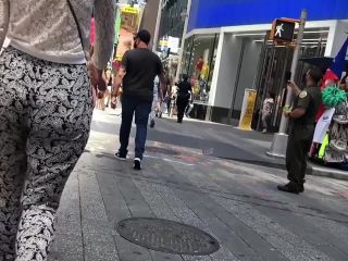 White girl's phat ass cheeks clap when she walks-5