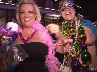 Martha Flashes Her Tits During Mardi Gras Festivities-8