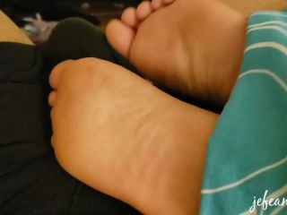 Step sister teasing foot job(porn) Foot!-1