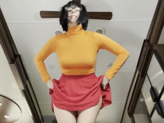 Velma Steps On Villain Trapped In Floor Foot!-6