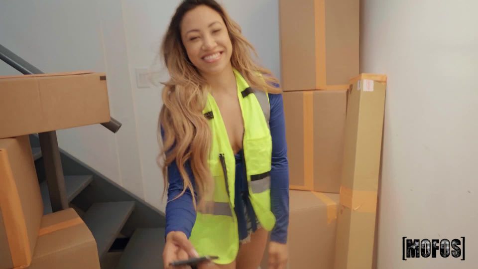 FullHD Porn Bestseller! Samantha Lexi - Unboxing Her Box At Work*