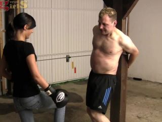 Dangerous Girls - Lady Ginger - Gefesselt ausgeliefert Kickboxen und Ballbusting!!!-4