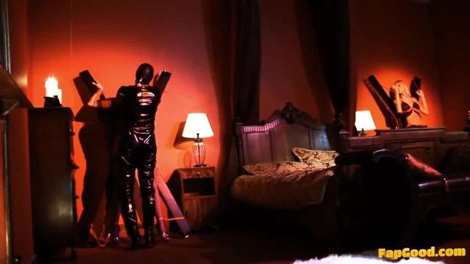 Lisa and ciaraasm fucking mystery man in latex outfit