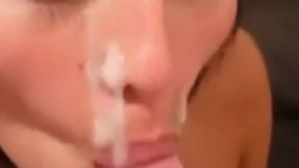 10 Amateur Facial Cumshotsom