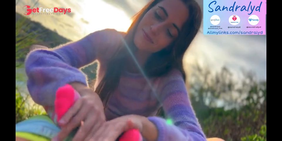 [GetFreeDays.com] Chica sexy te hace mamada usando los pues en calcetines al atardecer Adult Clip October 2022