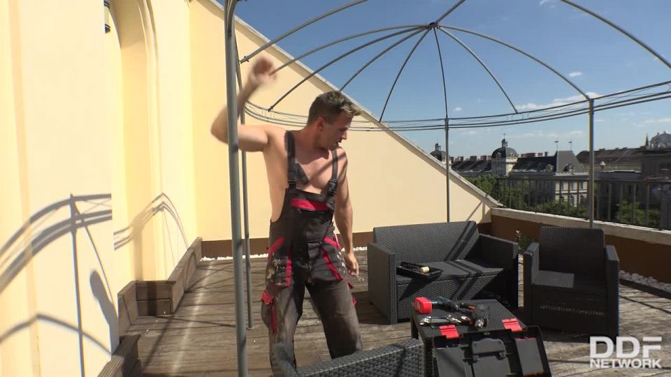 Rooftop Blowjob - (Hardcore porn)