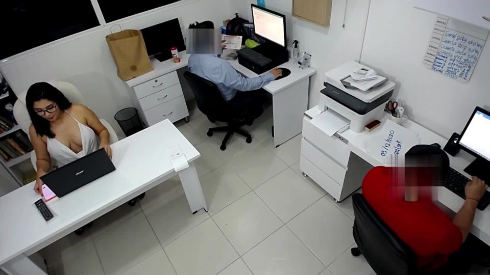 Girl Boss Fucks Her Coworker Next To The Assitent 1080p