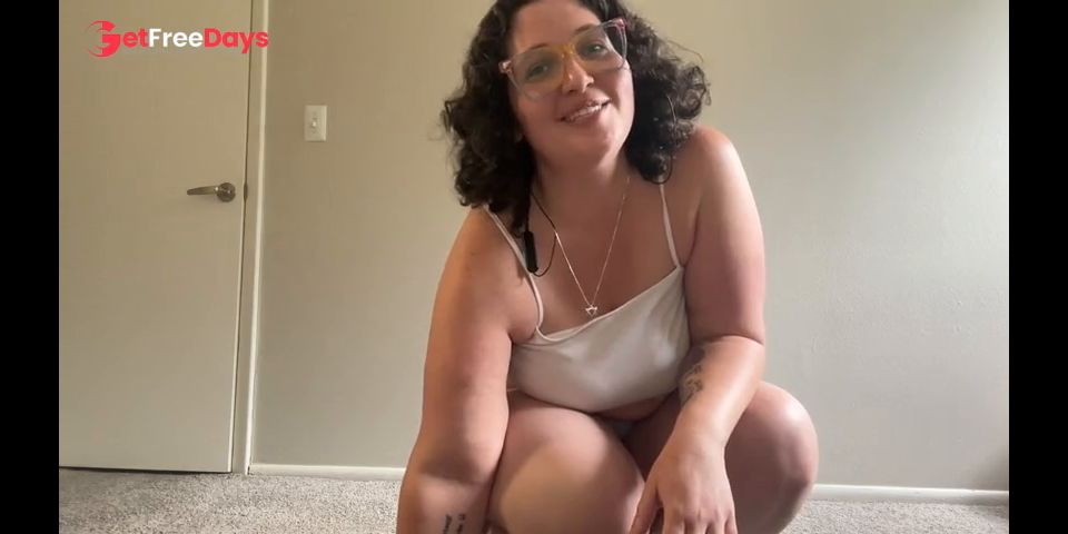 [GetFreeDays.com] Curly Haired BBW has Twerk Practice in Bedroom Adult Video July 2023