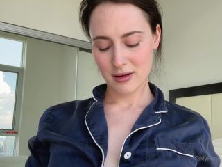 onlyisla 03-07-2020 Happy Friday everyone I decided to end your week in style(MILF porn)-4